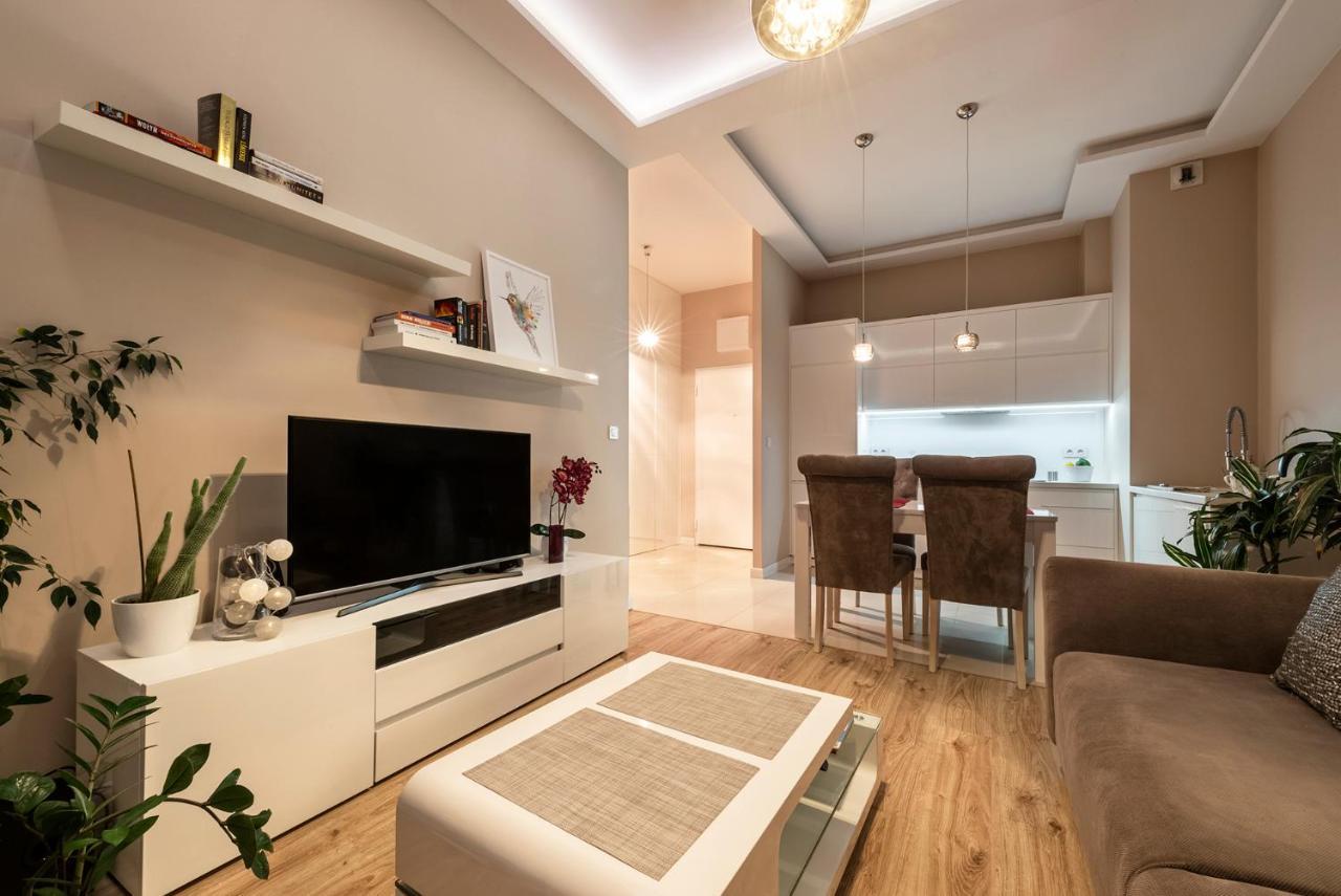 Warsaw - Aparts Lotnisko Okecie Apartman Kültér fotó
