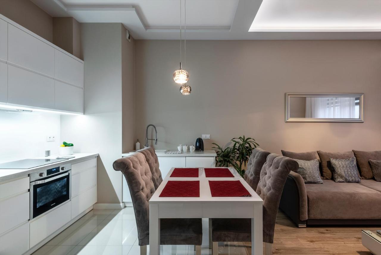 Warsaw - Aparts Lotnisko Okecie Apartman Kültér fotó
